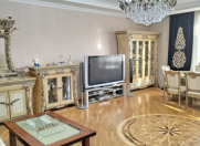Satılır 4 otaqlı 205 m2 yeni tikili 28 May m.