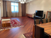 Satılır 3 otaqlı 175 m2 yeni tikili Gənclik m.