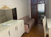 Satılır 2 otaqlı 50 m2 köhnə tikili Gənclik m.