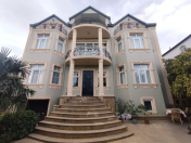 Satılır 6 otaqlı 420 m2 villa Badamdar