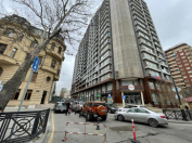 Satılır 4 otaqlı 200 m2 yeni tikili 28 May m.