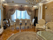 Satılır 3 otaqlı 150 m2 yeni tikili Gənclik m.