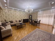 Satılır 3 otaqlı 155 m2 yeni tikili Elmlər Akademiyası m.