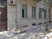 Satılır 4 otaqlı 115 m2 köhnə tikili İçəri Şəhər m.