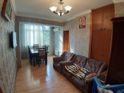 Satılır 4 otaqlı 120 m2 köhnə tikili Elmlər Akademiyası m.