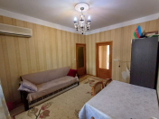 Satılır 3 otaqlı 56 m2 köhnə tikili Memar Əcəmi m.