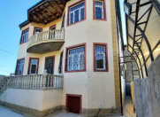 Satılır 7 otaqlı 210 m2 həyət evi Badamdar