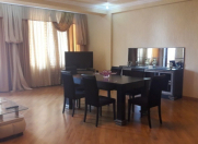 Satılır 3 otaqlı 161 m2 yeni tikili 28 May m.