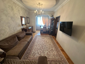 Satılır 3 otaqlı 65 m2 köhnə tikili Memar Əcəmi m.