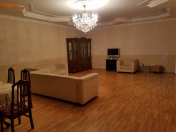 Satılır 5 otaqlı 250 m2 yeni tikili Gənclik m.