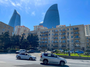 Satılır 3 otaqlı 80 m2 köhnə tikili Axundov bağı