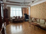 Satılır 4 otaqlı 165.5 m2 yeni tikili Nizami m.