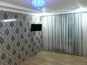 Satılır 2 otaqlı 65 m2 köhnə tikili Xalqlar Dostluğu m.