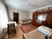 Satılır 6 otaqlı 200 m2 bağ evi Azadlıq prospekti m.