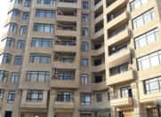 Satılır 4 otaqlı 203 m2 yeni tikili Elmlər Akademiyası m.