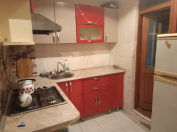 İcarəyə verilir 1 otaqlı 50 m2 köhnə tikili Bakı univermağı