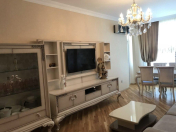 Satılır 3 otaqlı 116 m2 yeni tikili İnşaatçılar m.