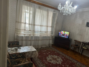 Satılır 2 otaqlı 80 m2 köhnə tikili Bakı Dövlət Universiteti