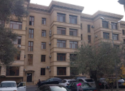 İcarəyə verilir 4 otaqlı 130 m2 köhnə tikili İçəri Şəhər m.