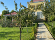 Satılır 5 otaqlı 360 m2 bağ evi Hövsan
