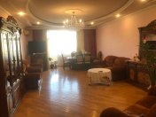 İcarəyə verilir 3 otaqlı 130 m2 yeni tikili Nizami m.