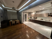 Satılır 4 otaqlı 240 m2 yeni tikili 28 May m.