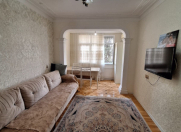 Satılır 3 otaqlı 70 m2 köhnə tikili Memar Əcəmi m.