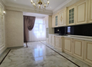 Satılır 4 otaqlı 176 m2 yeni tikili İnşaatçılar m.