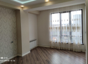 Satılır 2 otaqlı 70 m2 köhnə tikili Qara Qarayev m.