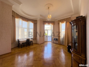 Satılır 3 otaqlı 100 m2 köhnə tikili İçəri Şəhər m.