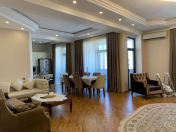 Satılır 4 otaqlı 210 m2 yeni tikili Gənclik m.