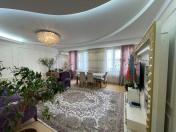 Satılır 4 otaqlı 180 m2 yeni tikili 28 May m.