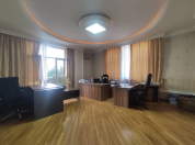 Satılır 3 otaqlı 120 m2 ofis 28 May m.
