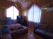 İcarəyə verilir 5 otaqlı 220 m2 həyət evi Azadlıq prospekti m.