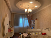 Satılır 4 otaqlı 175 m2 yeni tikili Elmlər Akademiyası m.