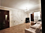 Satılır 3 otaqlı 70 m2 köhnə tikili Elmlər Akademiyası m.