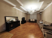 Satılır 3 otaqlı 125 m2 yeni tikili Nizami m.