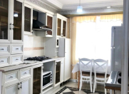 Satılır 4 otaqlı 100 m2 köhnə tikili Gənclik m.