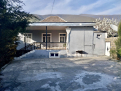 İcarəyə verilir 3 otaqlı 80 m2 həyət evi Şəki