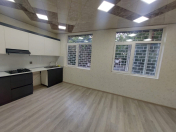 Satılır 4 otaqlı 95 m2 köhnə tikili Yasamal r.