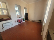 Satılır 3 otaqlı 90 m2 köhnə tikili İçəri Şəhər m.