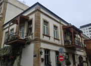 Satılır 4 otaqlı 120 m2 köhnə tikili Nizami m.