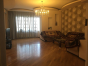 Satılır 3 otaqlı 142 m2 yeni tikili Gənclik m.