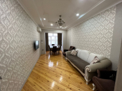 Satılır 2 otaqlı 70 m2 köhnə tikili Heydər Əliyev Mərkəzi