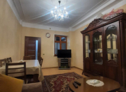 Satılır 2 otaqlı 62 m2 köhnə tikili Xalqlar Dostluğu m.