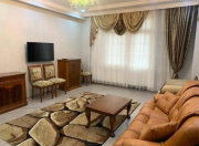 İcarəyə verilir 2 otaqlı 100 m2 yeni tikili 28 May m.