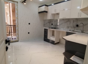 Satılır 3 otaqlı 85 m2 yeni tikili İnşaatçılar m.