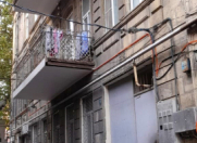 Satılır 1 otaqlı 45 m2 köhnə tikili Sahil m.