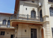 Satılır 9 otaqlı 800 m2 villa 6 mkr