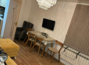 İcarəyə verilir 2 otaqlı 45 m2 köhnə tikili İnşaatçılar m.